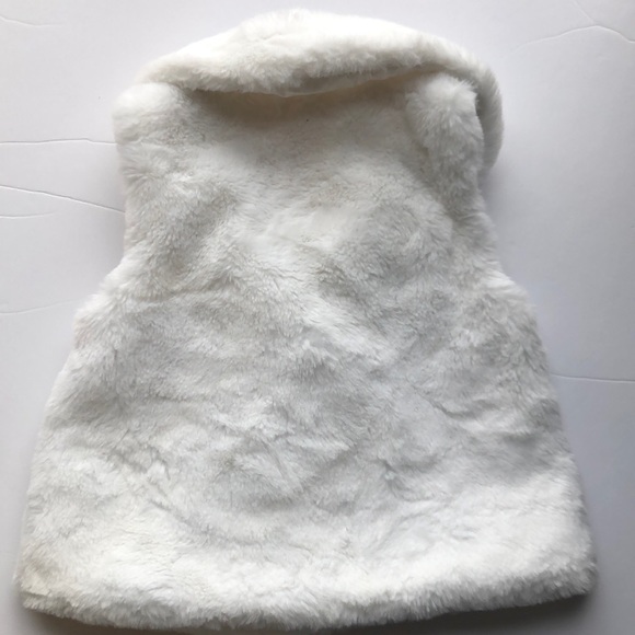 Isaac Mizrahi Kids Gilrls Faux Fur Jacket Vest - Picture 4 of 8